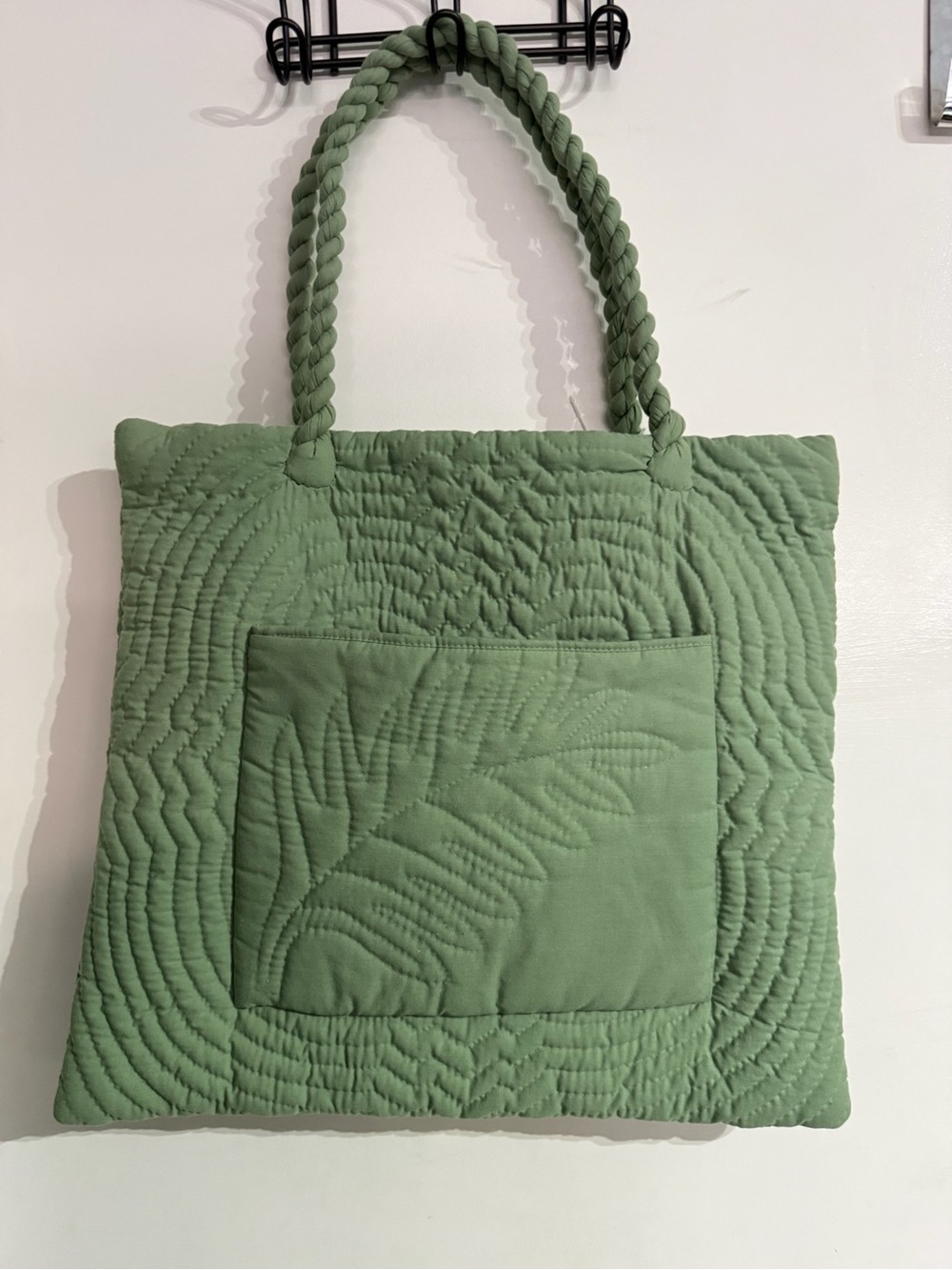 BNWT Island Attitudes For The Home Green Quilted Tote Bag View 3